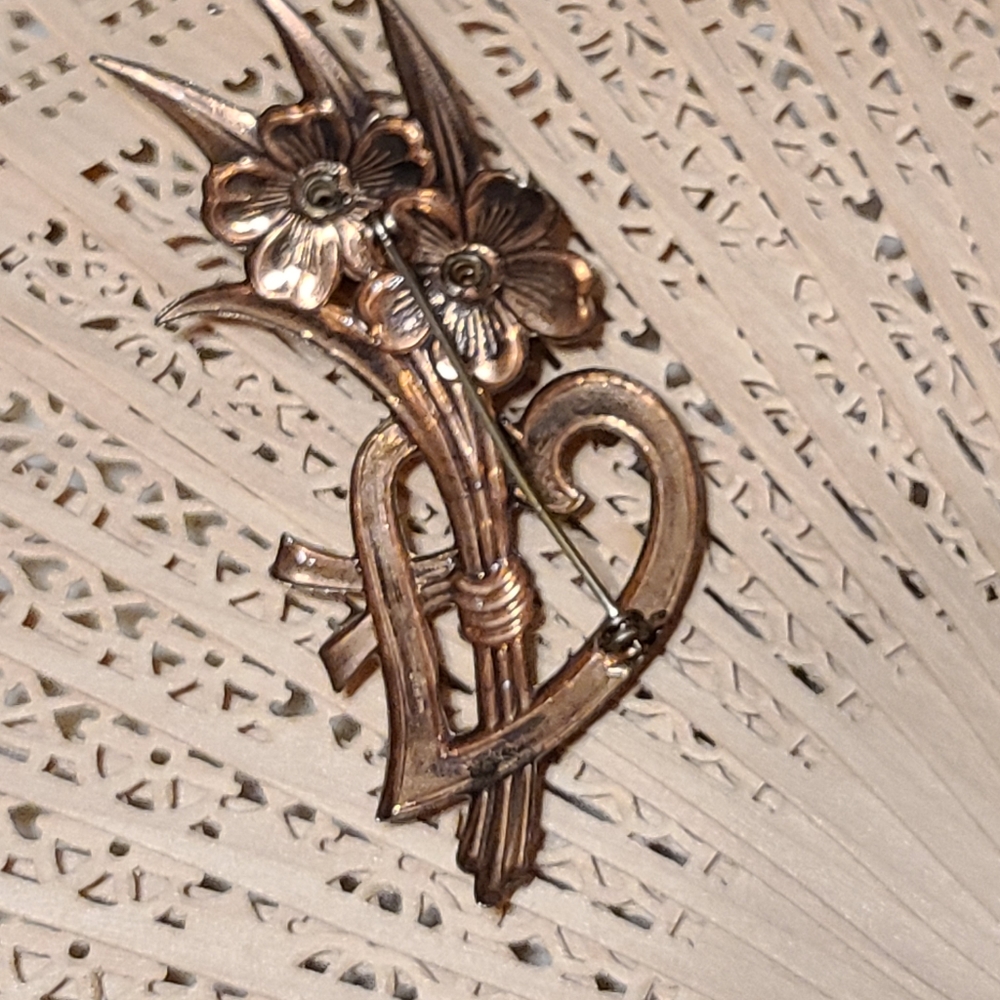 Unique Pin Brooch - Picture 14 of 16